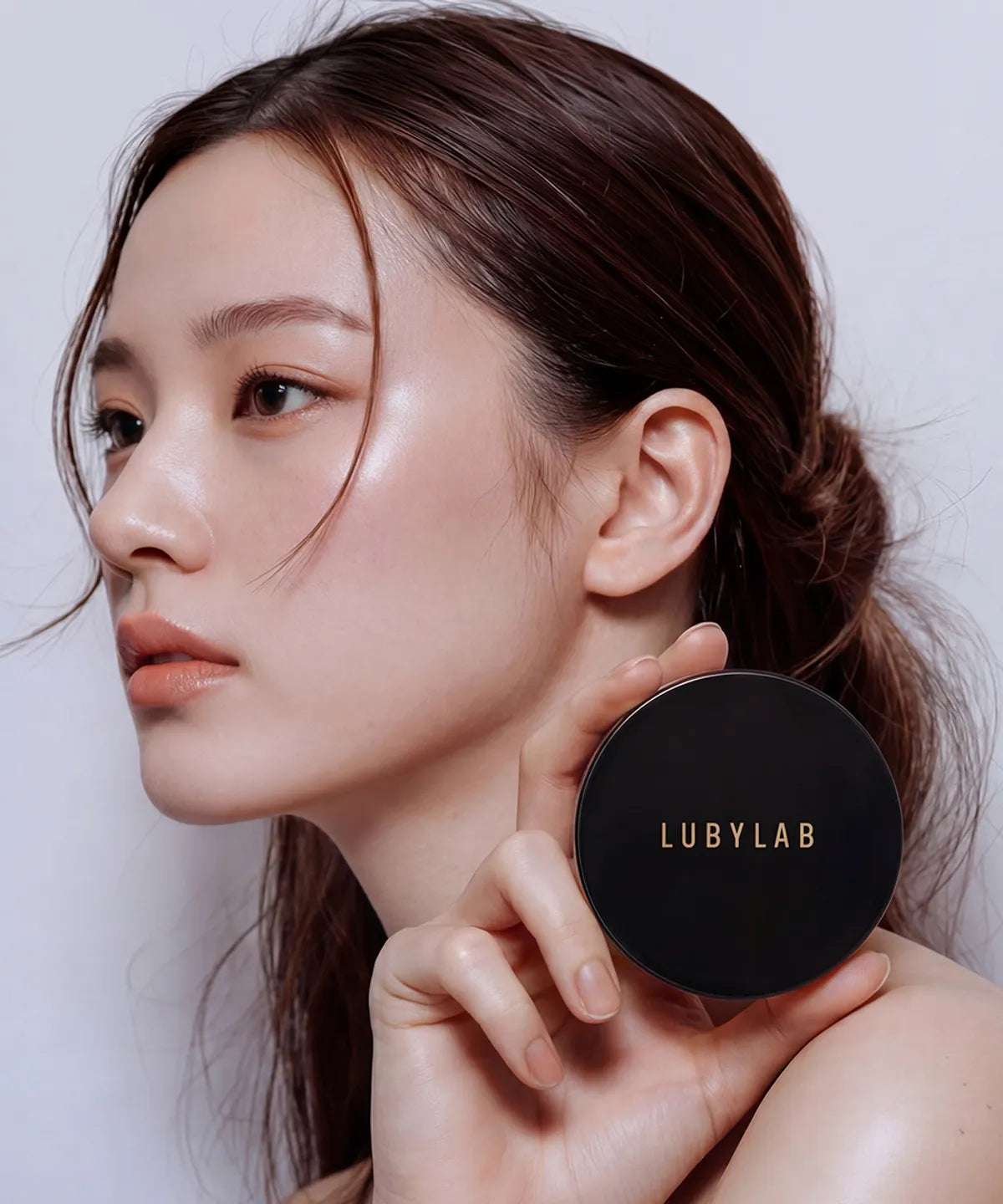 LUBYLAB Éclat BB Cushion SPF50+/PA+++ (Doğal Kapatıcılık & Işıltı Veren BB Cushion Fondöten) 15g